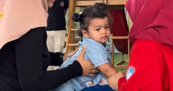 tk al azhar 35 surabaya mengadakan baby gym ball