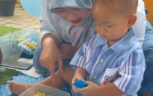 toddler dalam acara finger food tk al azhar 35 surabaya