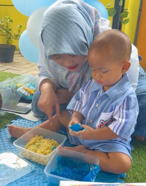 toddler dalam acara finger food tk al azhar 35 surabaya