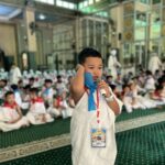 Murid KB-TK Islam Al Azhar 35 Surabaya Barat sedang melakukan praktik Adzan